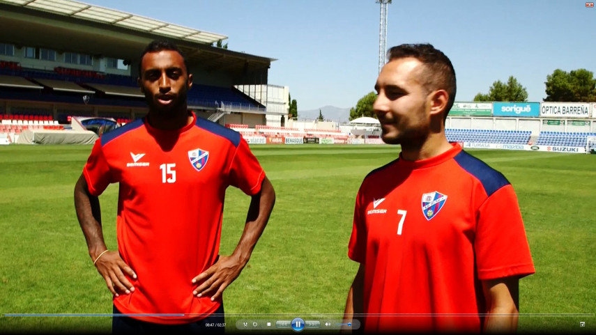 Carlos Akapo y David Ferreiro se someten al 'Reto de los diez balones'
