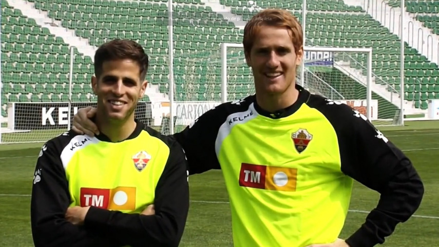 Los jugadores del Elche protagonizan el 'Reto de los diez balones'