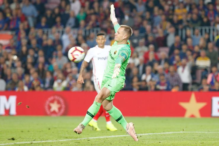 The top 10 saves from October in LaLiga Santander 2018/19