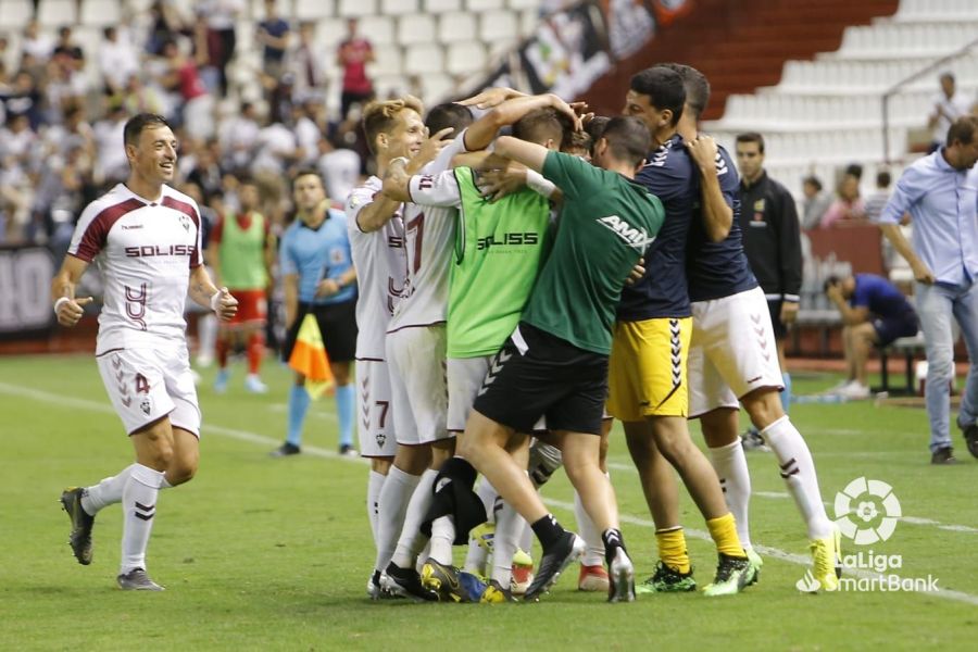 Los jugadores del Albacete celebran un gol esta temporada (Foto: LaLiga).