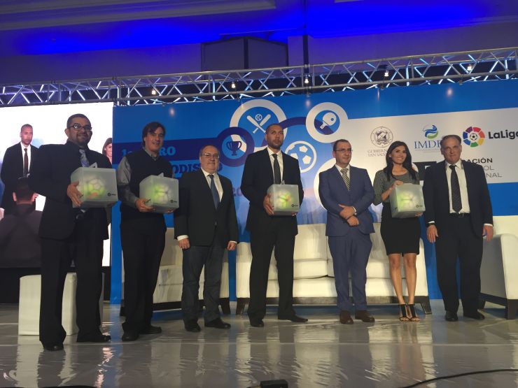 Javier Tebas: "LaLiga seguirá educando a través del fútbol en San Salvador"