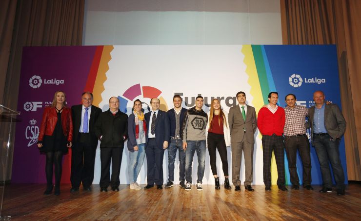 Gran acogida de la campaña 'Futura Afición' en Sevilla