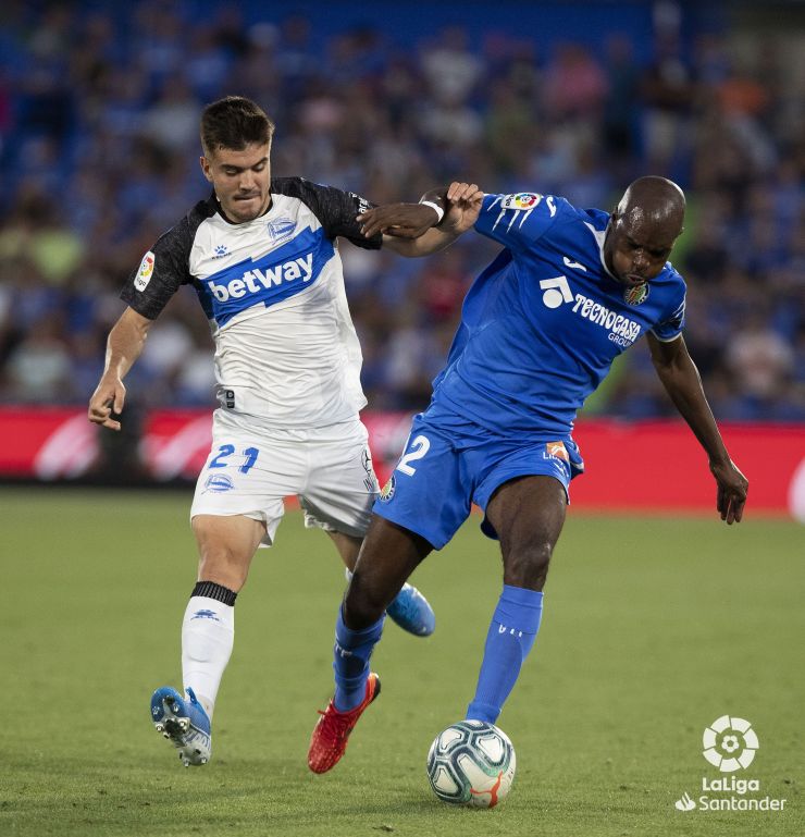 Alaves seal point with bizarre goal at Coliseum