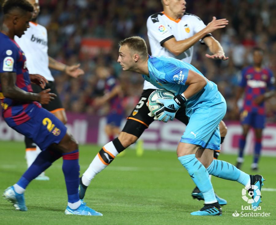صور مباراة : برشلونة - فالنسيا 5-2 ( 14-09-2019 )  D93b08c8aab492e3c9a552ff436b58a1