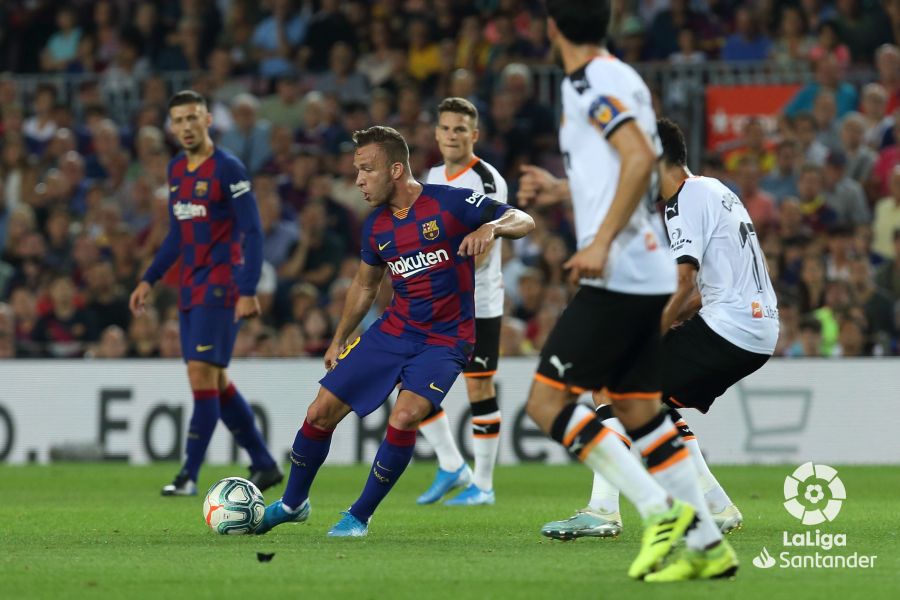 صور مباراة : برشلونة - فالنسيا 5-2 ( 14-09-2019 )  F0f96b4604fcece6ab0de6871baeaabd