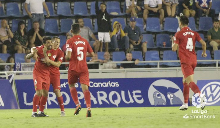 El Fuenlabrada vence en Tenerife y mantiene altos vuelos