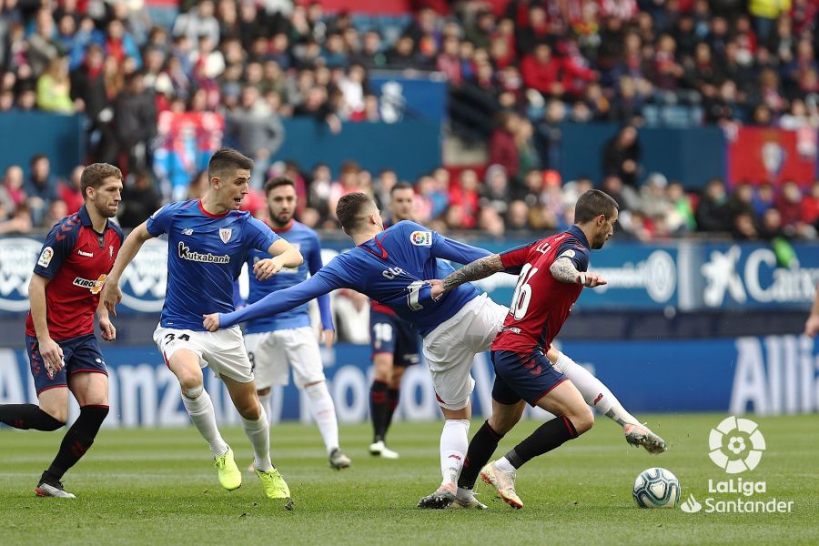 Lance del juego en El Sadar (Foto: LaLiga).