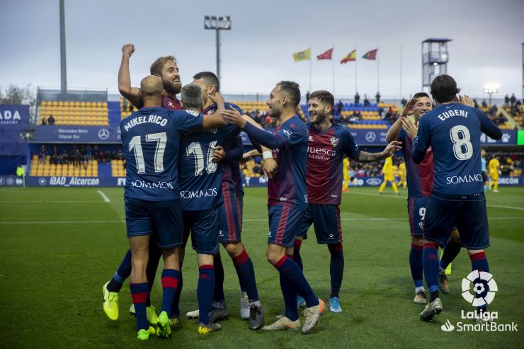 El Huesca se crece en Alcorcón