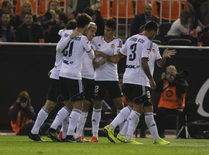 El Valencia gana y sigue en la pelea por la tercera plaza | LaLiga