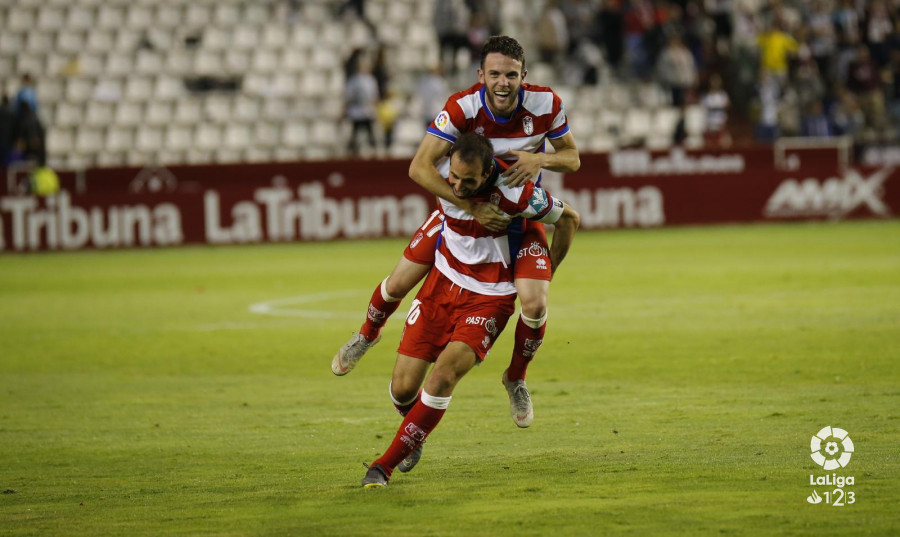 Adrian Ramos Acerca Al Granada A Laliga Santander
