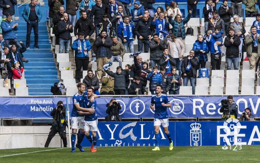 El R. Oviedo se acerca a los puestos de promoción LaLiga