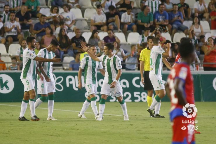 Aythami Artiles: "LaLiga 1l2l3 es muy competitiva porque los 22 equipos quieren ascender"