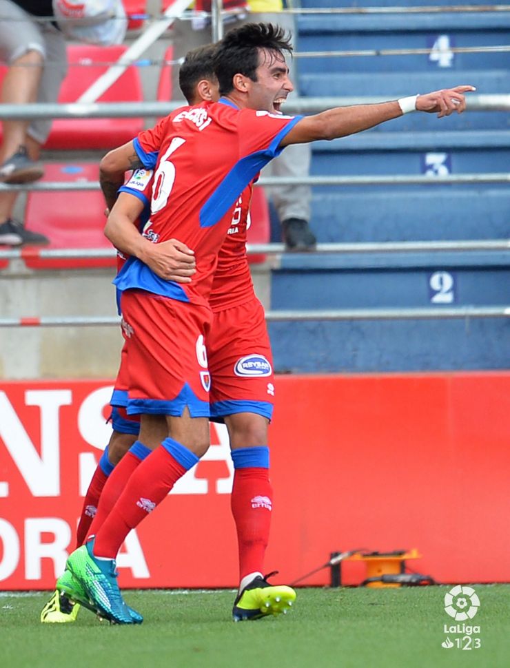 Escassi hace sonreír al Numancia