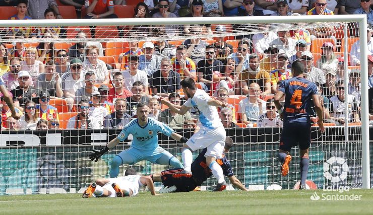 La doble parada de Jaume ante el RC Deportivo, desde detrás de la portería