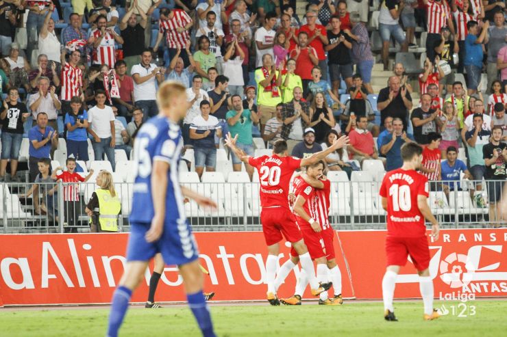 FC Barcelona B Y Almería Siguen Creciendo En LaLiga 1|2|3 | LaLiga