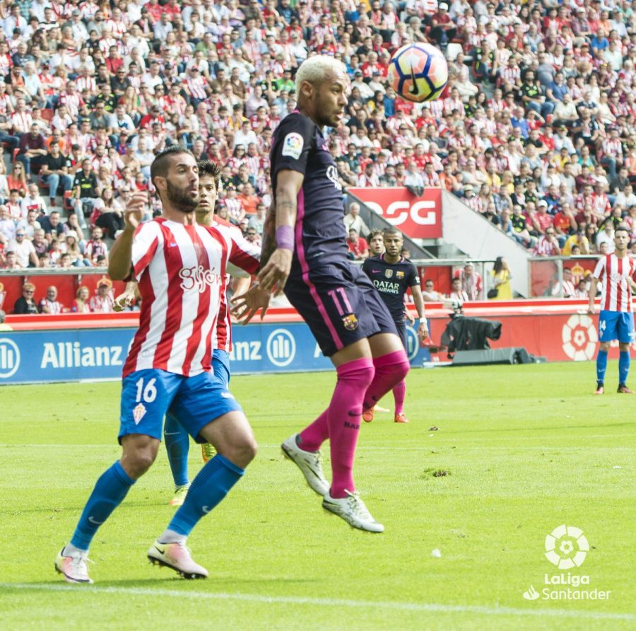 Revive el R. Sporting - FC Barcelona en imágenes | LaLiga