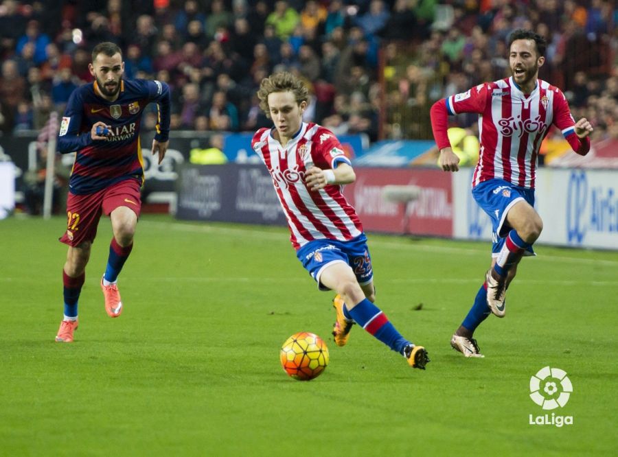 The best photos from R. Sporting v FC Barcelona | LaLiga