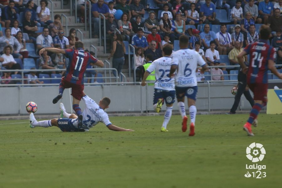 El CD Tenerife - Levante UD, en imágenes | LaLiga