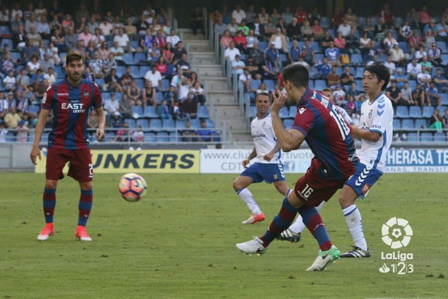 El CD Tenerife - Levante UD, en imágenes | LALIGA