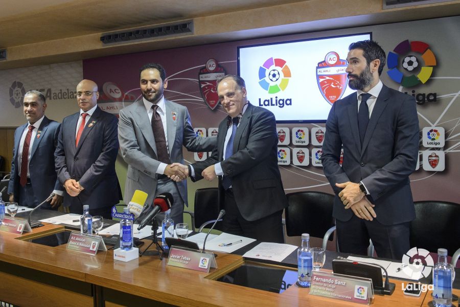 LALIGA de Fútbol Profesional de España y LUFPRO firman un acuerdo