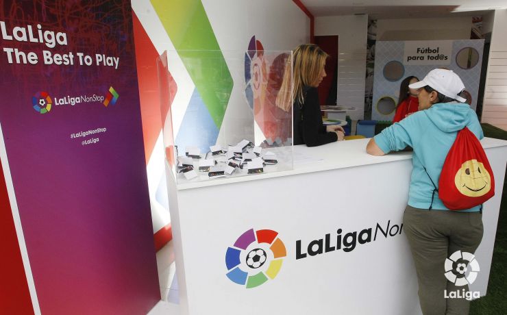 Valencia disfruta con la Fan Zone de #LaLigaNonStop