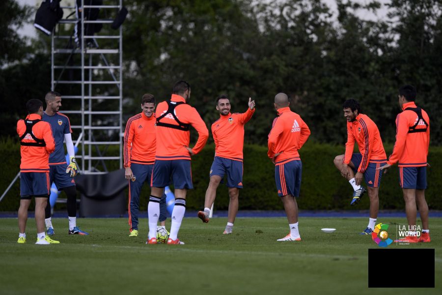 Fotogalería: Así fue el primer entrenamiento del Valencia en Alemania ...