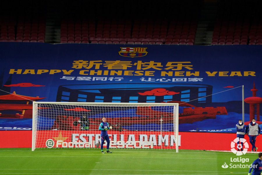 صور مباراة : برشلونة - ألافيس 5-1 ( 13-02-2021 )  42fa433f66945868b9ae82d9f3a8fdbd