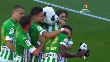 ‘El Panda’ by Borja Iglesias, the best celebration of LaLiga Santander in the 20/21 season