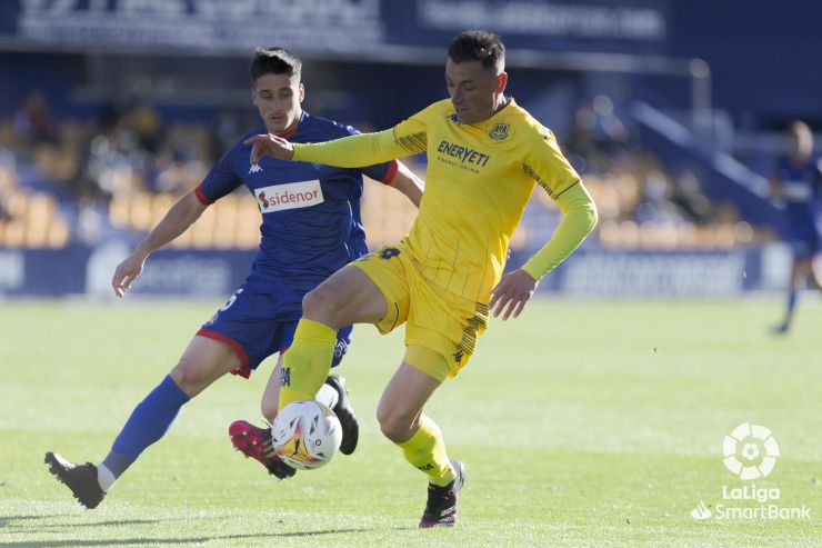 AD Alcorcón y SD Amorebieta empatan en un partido loco