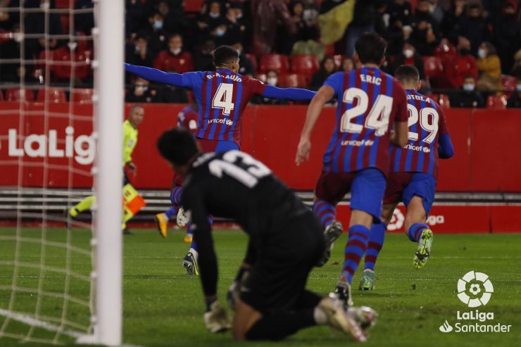 Araujo muestra su poderío aéreo