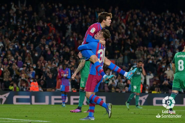 Riqui Puig's golazo against Osasuna in 360º