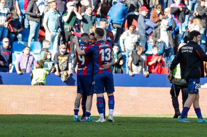 El Levante UD sale del último puesto y aprieta la carrera por la ...