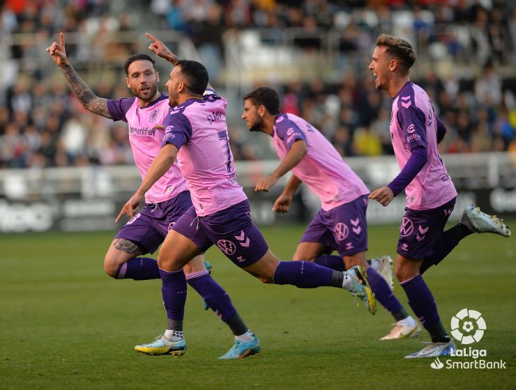 El CD Tenerife se impone por la mínima en Burgos