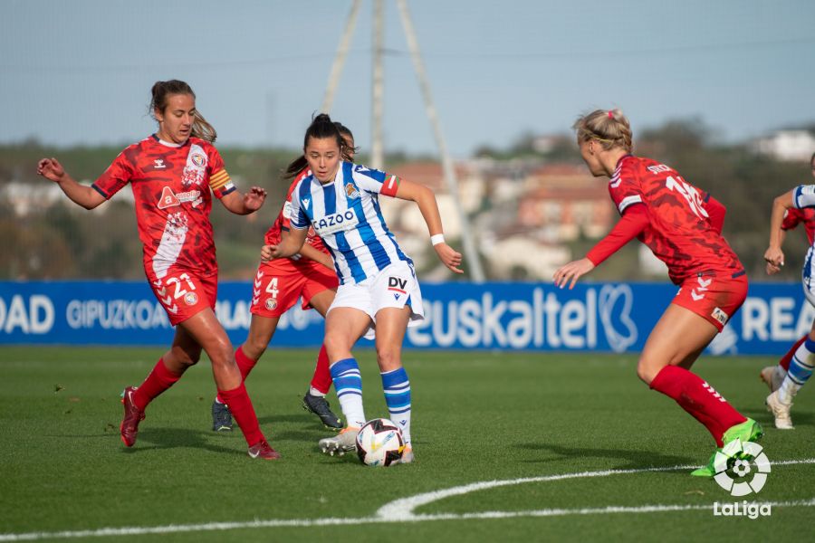 Alineaciones de real sociedad contra levante femenino