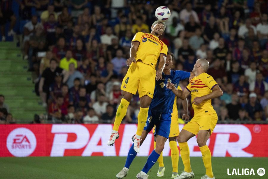 صور مباراة : خيتافي - برشلونة 0-0 ( 18-08-2023 )  86db8cd15d26268265aa3626d9135d53