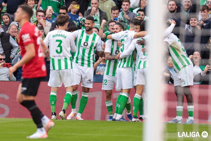 El Real Betis gana al RCD Mallorca por 2 a 0 | LALIGA