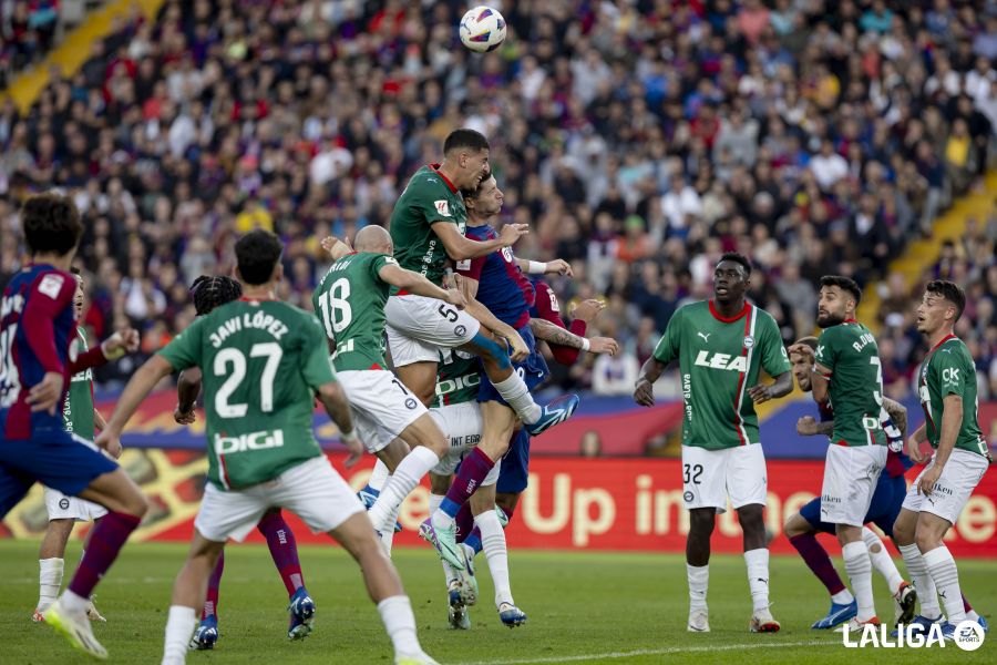 صور مباراة : برشلونة - ديبورتيفو ألافيس 2-1 ( 12-11-2023 )  98473c2860881acd6ae85aece0edbda3