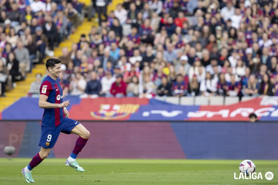 صور مباراة : برشلونة - ديبورتيفو ألافيس 2-1 ( 12-11-2023 )  Daa3ab9f38b65bb26e6d4196156a3116