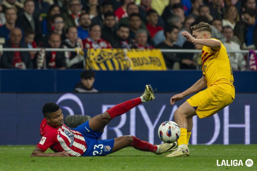 صور مباراة : برشلونة - اتليتيكو مدريد 89ccfaa7f3d04f88b8720d23c987073a