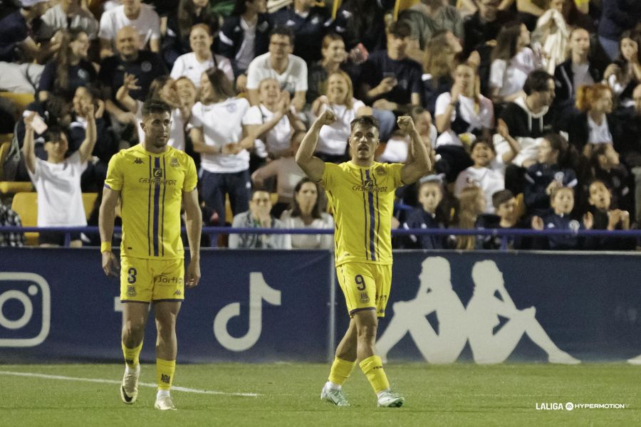 El gol de Chiki para impulsar a la AD Alcorcón | LALIGA