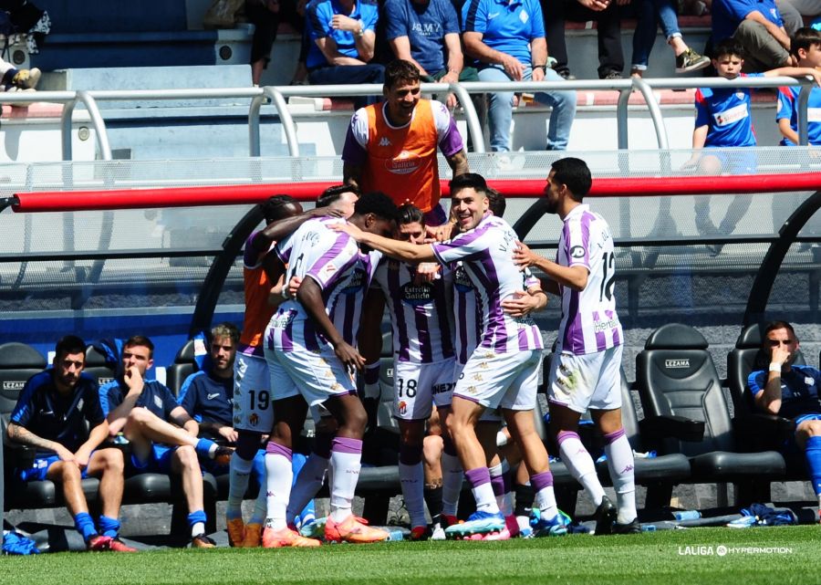 El Real Valladolid duerme en puestos de ascenso directo | LALIGA