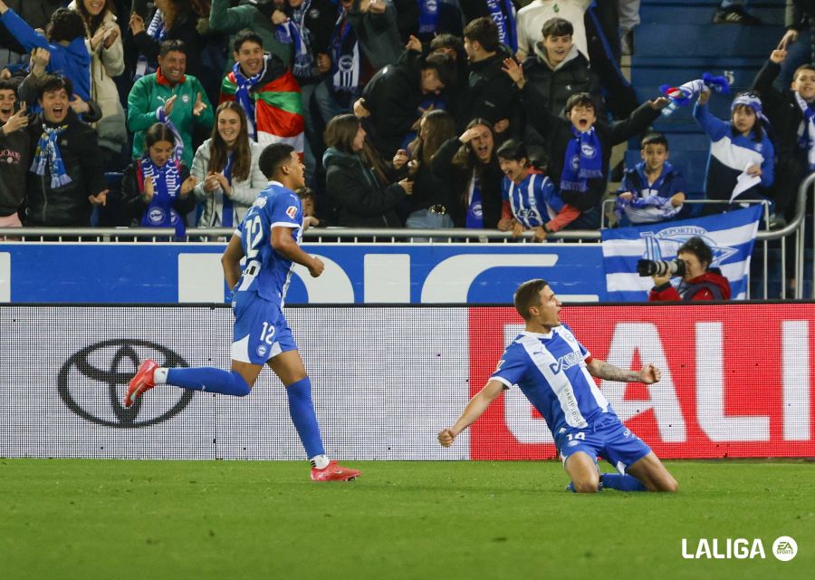 El Deportivo Alavés se agarra a la permanencia a costa de Tenaglia | LALIGA