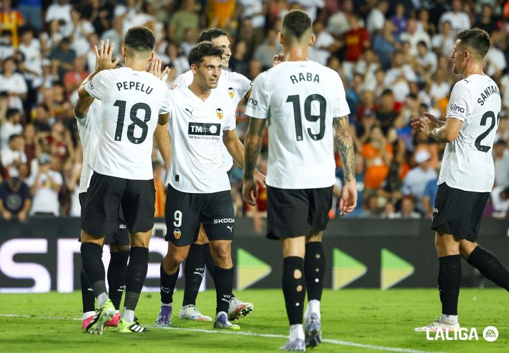 El Valencia CF suma su primera victoria en Mestalla