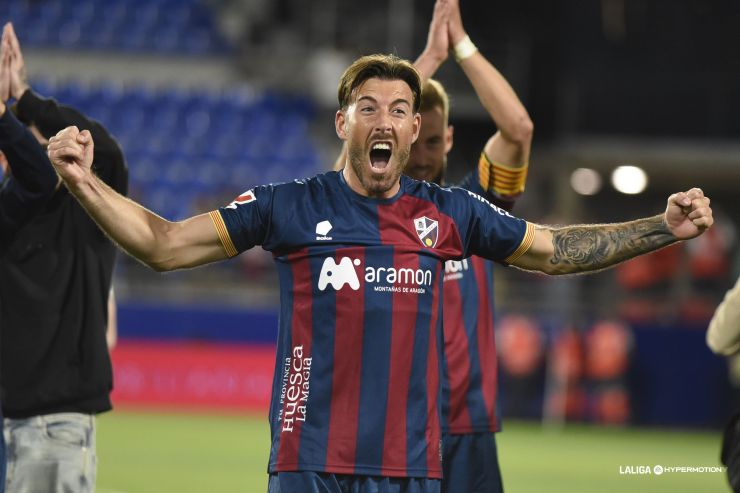 Sergi Enrich le da la victoria a la SD Huesca en el último minuto