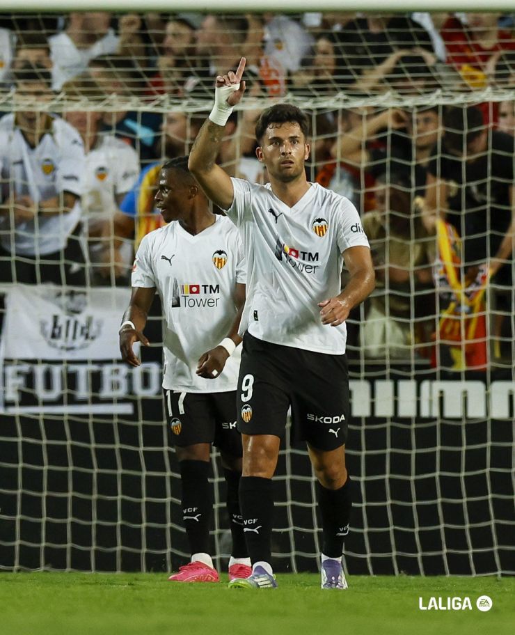 El Valencia CF doblega al Athletic Club en Mestalla