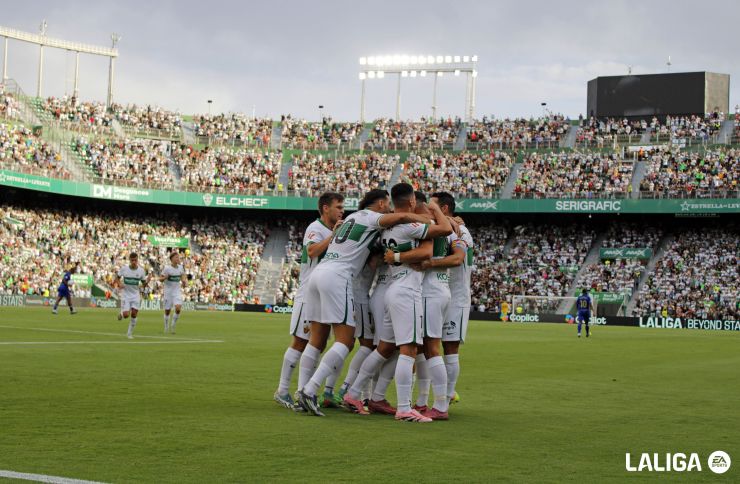 El Elche CF se hace fuerte en el Martínez Valero