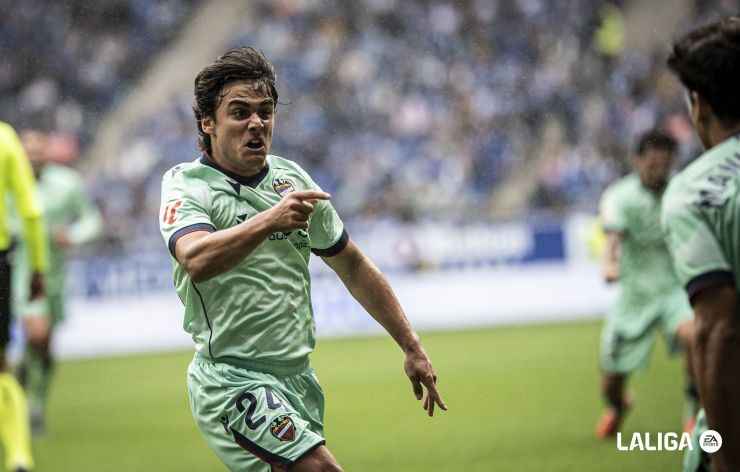 Efectividad granota en el Tartiere: el Levante UD golpea a un Real Oviedo sin puntería
