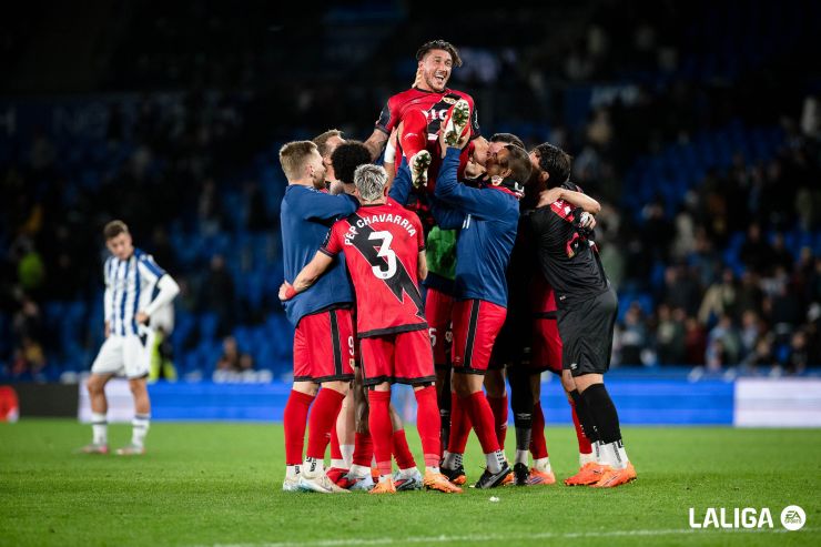 El Rayo Vallecano asoma la cabeza y deja a la Real Sociedad sin respuestas en Anoeta