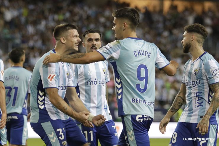 El Málaga CF derrota al líder y vuelve a la senda del triunfo
