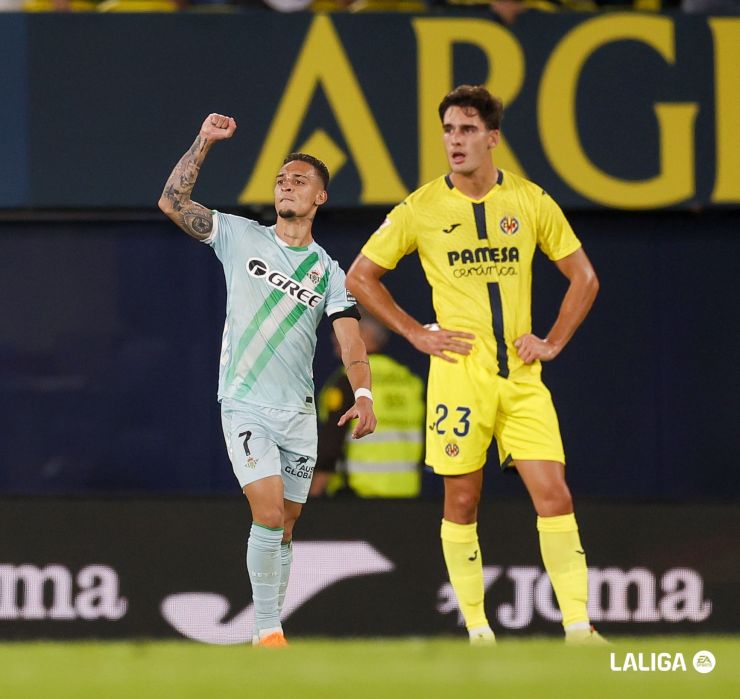 Antony ilumina al Betis
